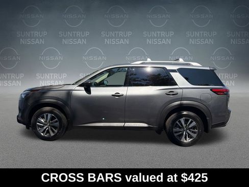 Used 2025 Nissan Pathfinder SL FWD image 2