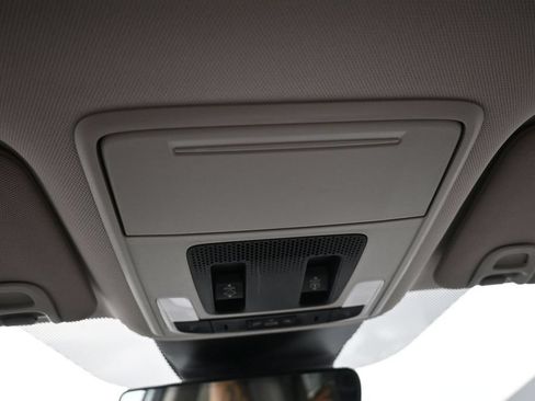 Certified 2023 Honda Pilot Touring image 17