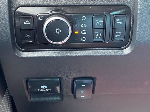 Used 2025 Ford F250 Platinum AWD/4WD image 31