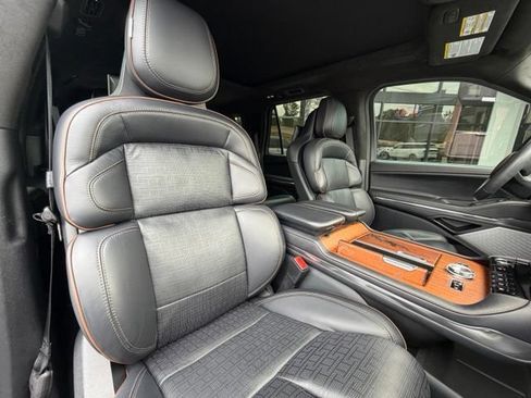 Used 2025 Lincoln Navigator L Black Label AWD/4WD image 11
