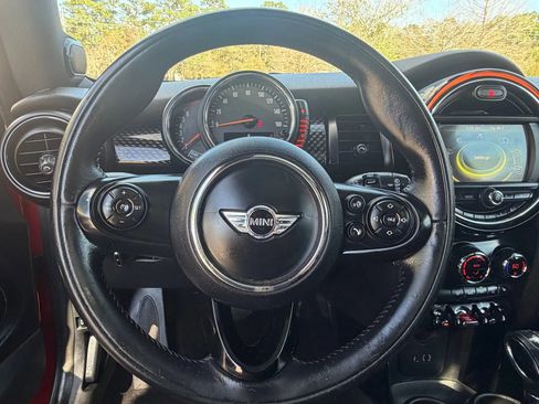 Used 2017 MINI Cooper S image 15