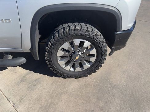 Used 2022 Chevrolet Silverado 2500 Custom w/ Custom Convenience Package image 2