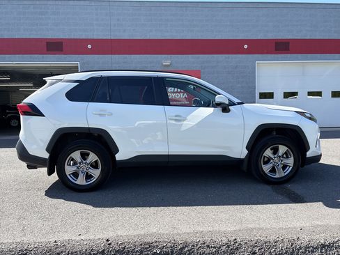 Certified 2025 Toyota RAV4 XLE AWD/4WD image 1