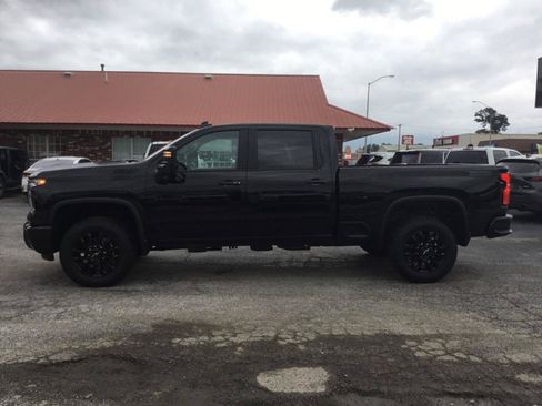 Used 2025 Chevrolet Silverado 2500 LT w/ Trail Boss Package AWD/4WD image 3