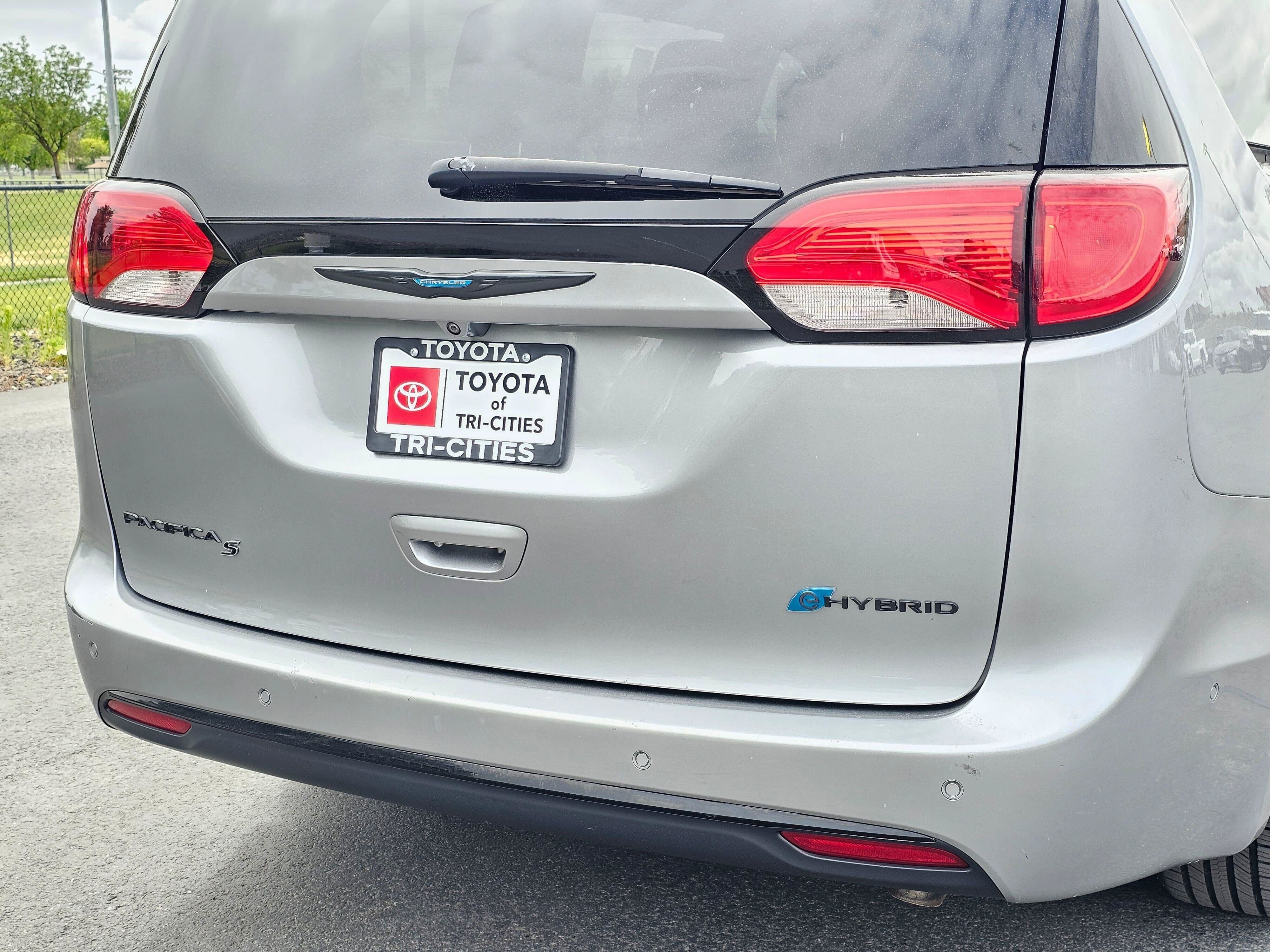 Used 2019 Chrysler Pacifica Limited w/ Advanced Safetytec Group FWD image 12
