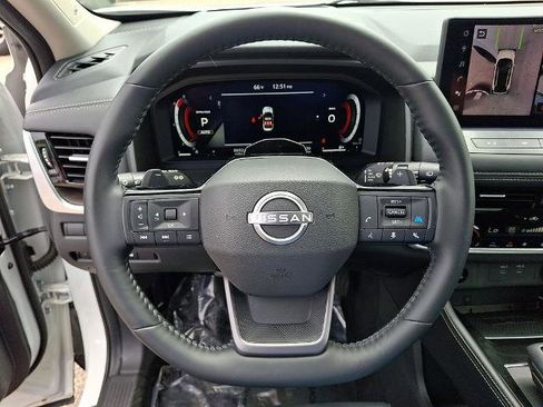 Certified 2025 Nissan Rogue Platinum w/ Tech Package AWD/4WD image 19