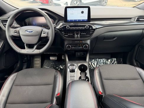 Used 2023 Ford Escape ST-Line Select AWD/4WD image 2