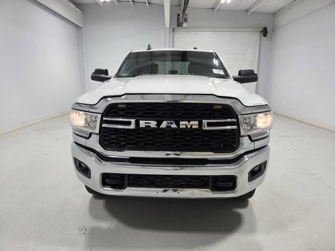Used 2022 RAM 2500 Tradesman w/ Chrome Appearance Group AWD/4WD image 2