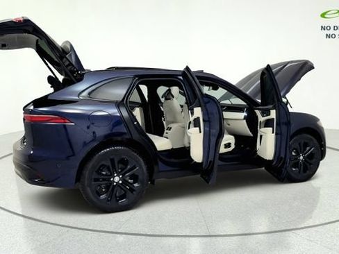 Used 2025 Jaguar F-PACE R-Dynamic S AWD/4WD image 19