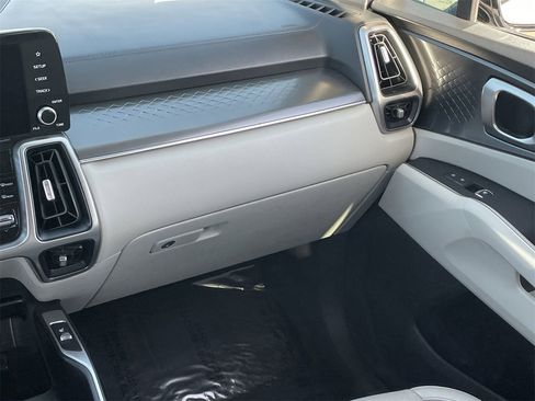 Certified 2022 Kia Sorento S image 15