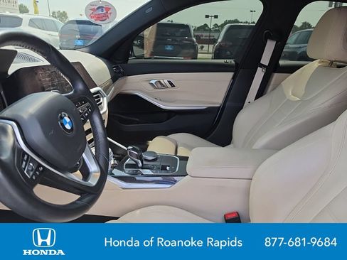 Used 2021 BMW 330i Sedan w/ Premium Package RWD image 9