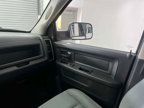Used 2017 RAM 2500 Tradesman w/ Chrome Appearance Group AWD/4WD image 11