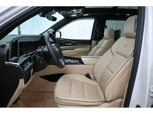 Certified 2023 Cadillac Escalade Premium Luxury w/ LPO, Radiant Package image 10