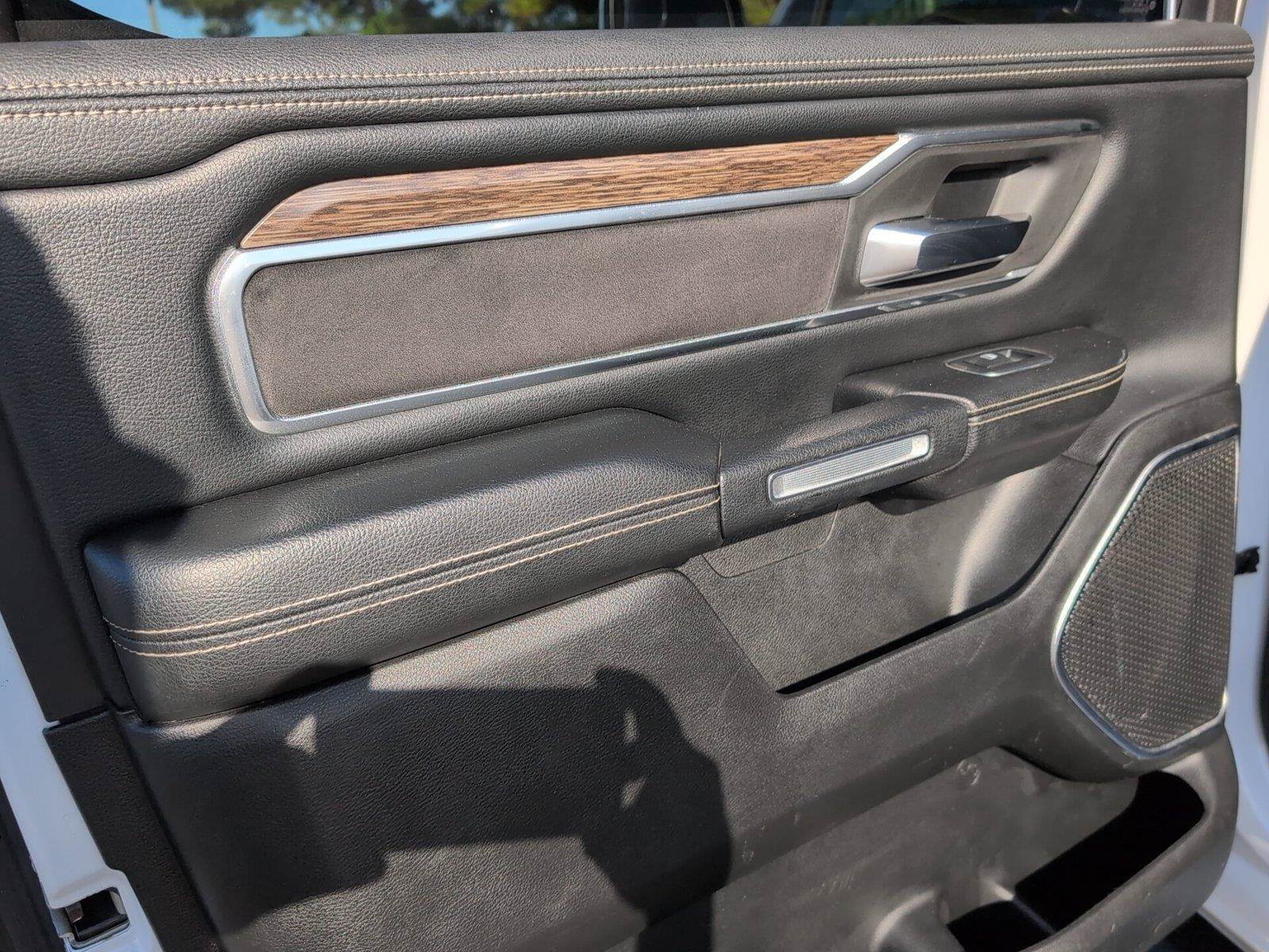 Used 2019 RAM 1500 Laramie AWD/4WD image 34
