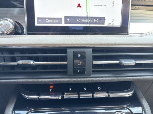 Used 2021 Lincoln Corsair AWD image 23
