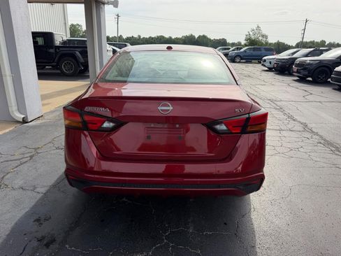 Used 2024 Nissan Altima 2.5 SV FWD image 4