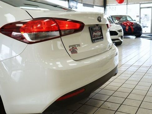 Used 2018 Kia Forte LX w/ LX Popular Package image 13