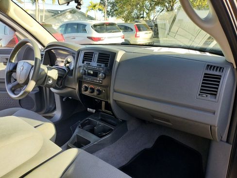 Used 2006 Dodge Dakota ST image 16