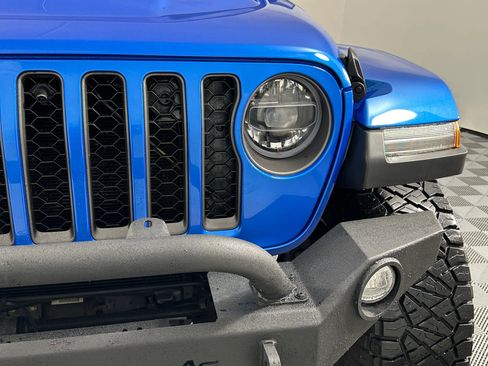 Used 2021 Jeep Gladiator Rubicon AWD/4WD image 4