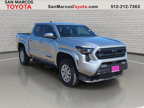 Used 2025 Toyota Tacoma SR5 image 3