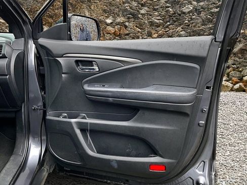 Used 2019 Honda Passport Sport image 16