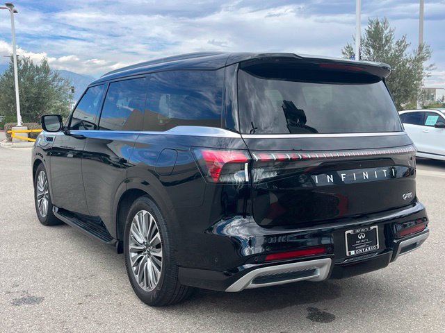 Certified 2025 INFINITI QX80 Luxe RWD image 3
