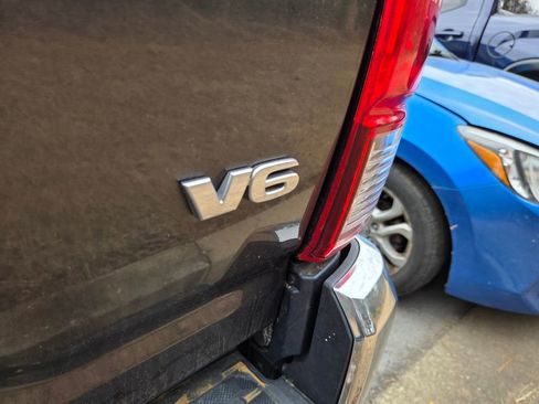 Used 2019 Toyota Tacoma SR5 image 9