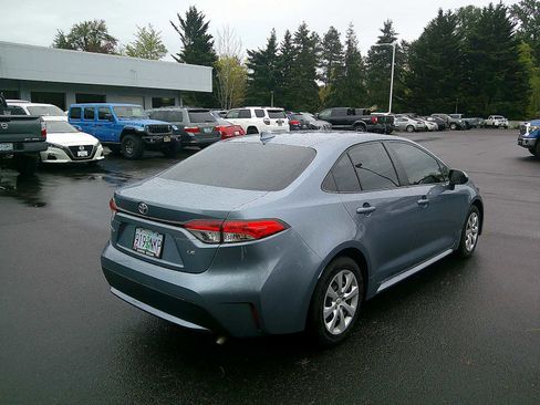 Used 2022 Toyota Corolla LE FWD image 5