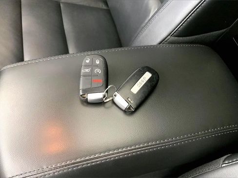 Used 2020 Jeep Grand Cherokee Limited image 11