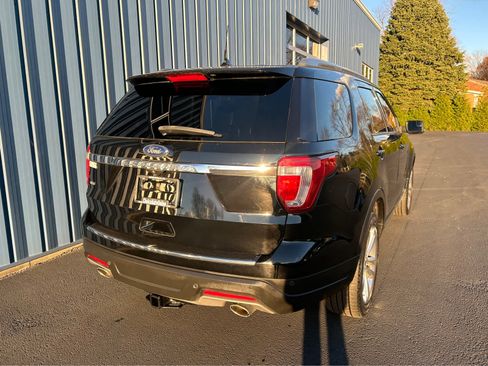 Used 2018 Ford Explorer XLT w/ Equipment Group 202A image 4