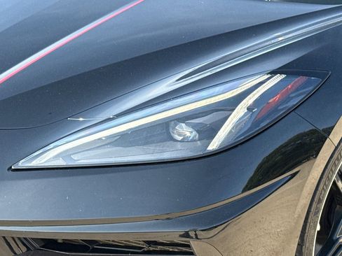Used 2021 Chevrolet Corvette Stingray Preferred Cpe w/ Z51 Performance Package RWD image 4