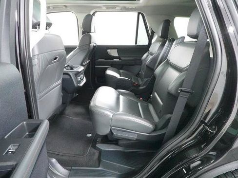 Certified 2025 Ford Expedition Active AWD/4WD image 36