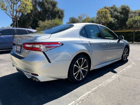 Used 2018 Toyota Camry SE FWD image 4