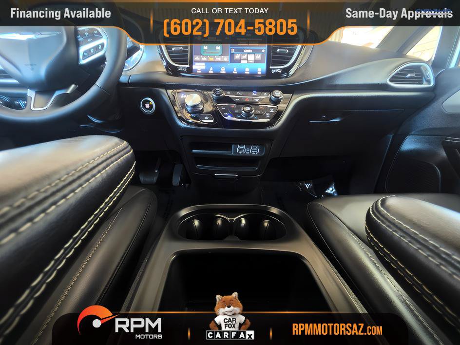 Used 2025 Chrysler Pacifica Select FWD image 17