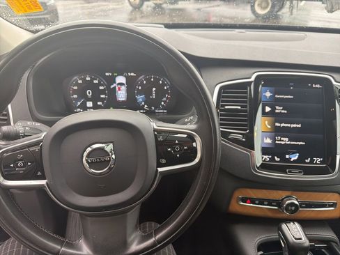 Used 2021 Volvo XC90 T6 Momentum w/ Protection Package Premier AWD/4WD image 11
