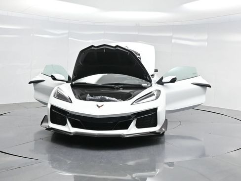 New 2025 Chevrolet Corvette Z06 w/ Z07 Performance Package RWD image 33