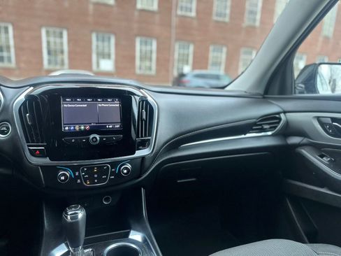 Used 2020 Chevrolet Traverse LS image 19