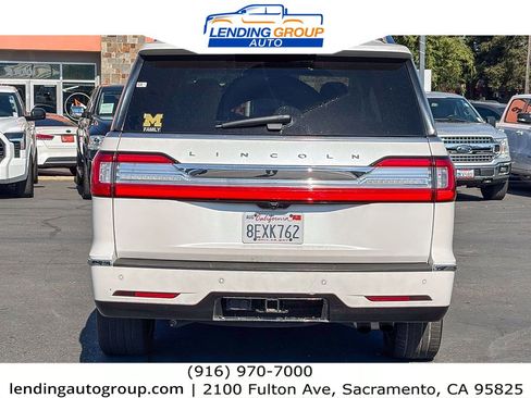 Used 2018 Lincoln Navigator L Reserve w/ Technology Package AWD/4WD image 3
