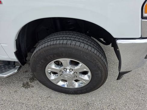 Used 2024 RAM 2500 Big Horn AWD/4WD image 10