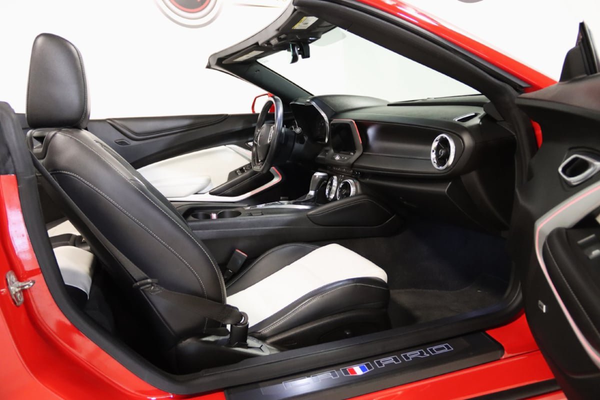 Used 2018 Chevrolet Camaro SS RWD image 63