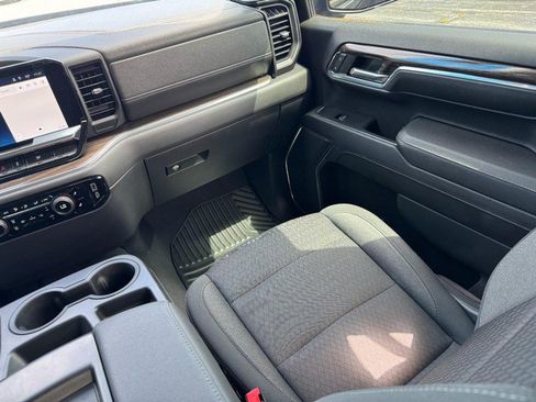 Used 2023 Chevrolet Silverado 1500 LT AWD/4WD image 15