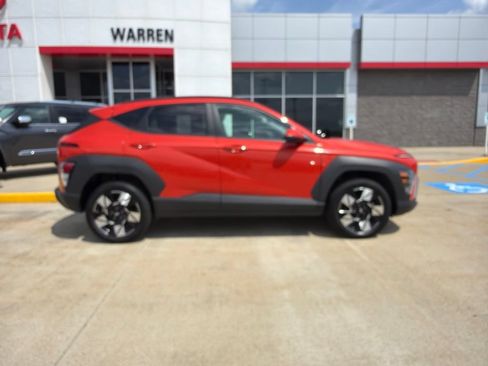 Used 2024 Hyundai Kona SEL AWD/4WD image 10