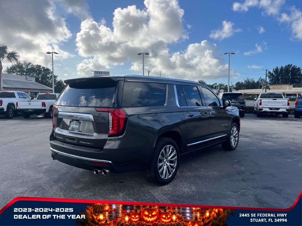 Used 2021 GMC Yukon XL Denali w/ Denali Premium Package AWD/4WD image 5
