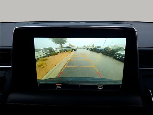 Used 2022 GMC Yukon XL AT4 image 45