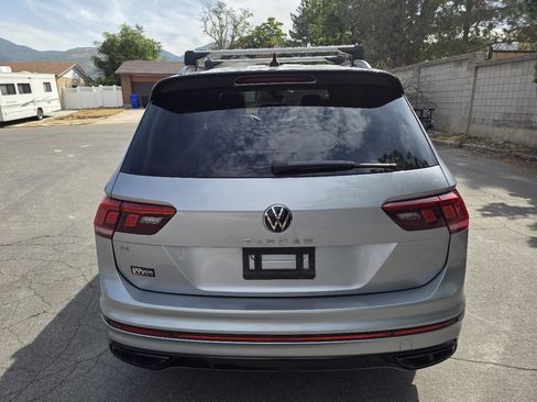 Used 2022 Volkswagen Tiguan SE R-Line FWD image 4