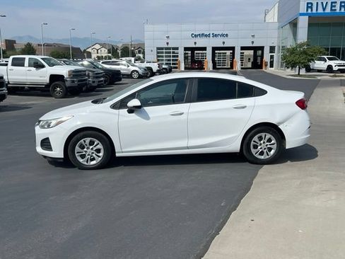 Used 2019 Chevrolet Cruze LS FWD image 2