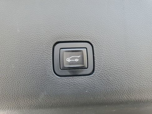 Used 2020 Chevrolet Traverse Premier w/ Redline Edition AWD/4WD image 36