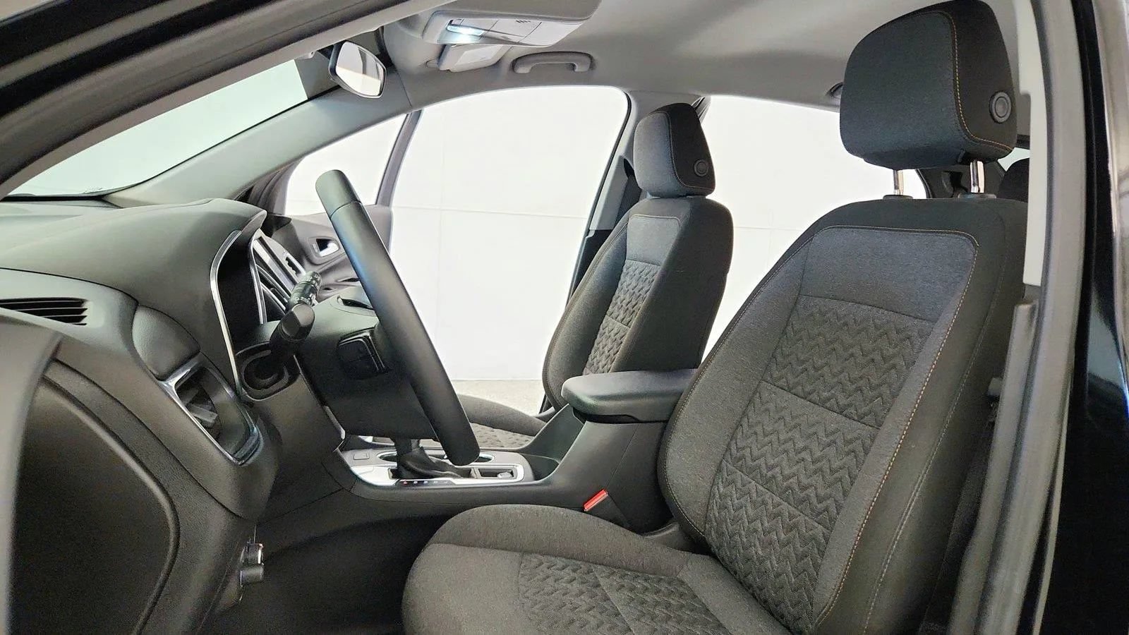 Used 2024 Chevrolet Equinox LT FWD image 19