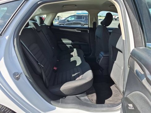 Used 2018 Ford Fusion SE w/ Fusion SE Technology Package FWD image 24