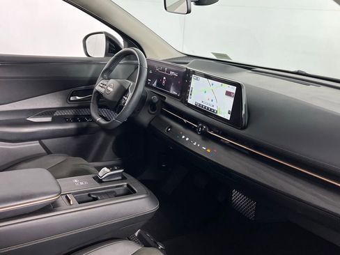 Used 2024 Nissan Ariya FWD image 32